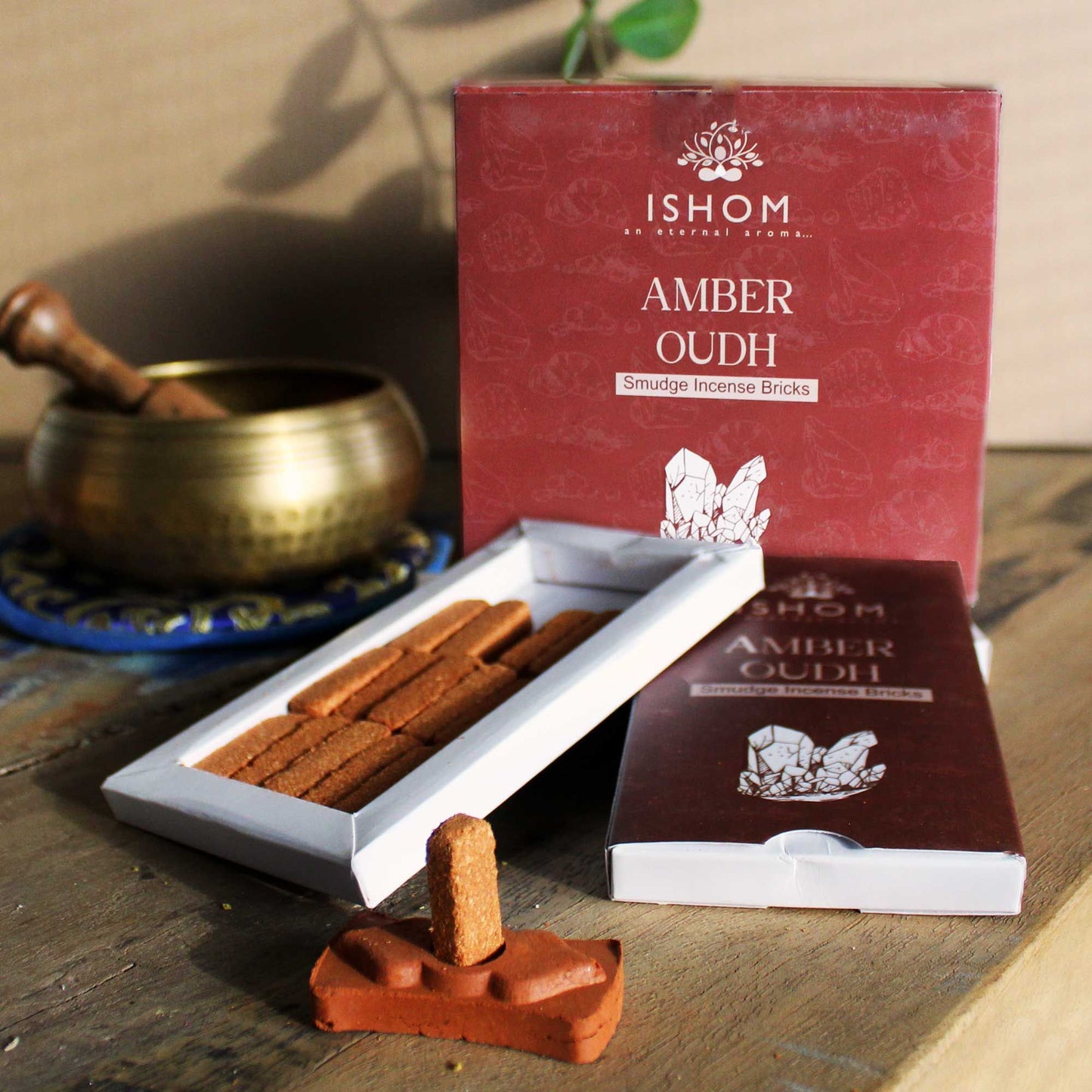 Pack of 15 Natural Incense Smudge Bricks and Burner - Amber Wood – detail view