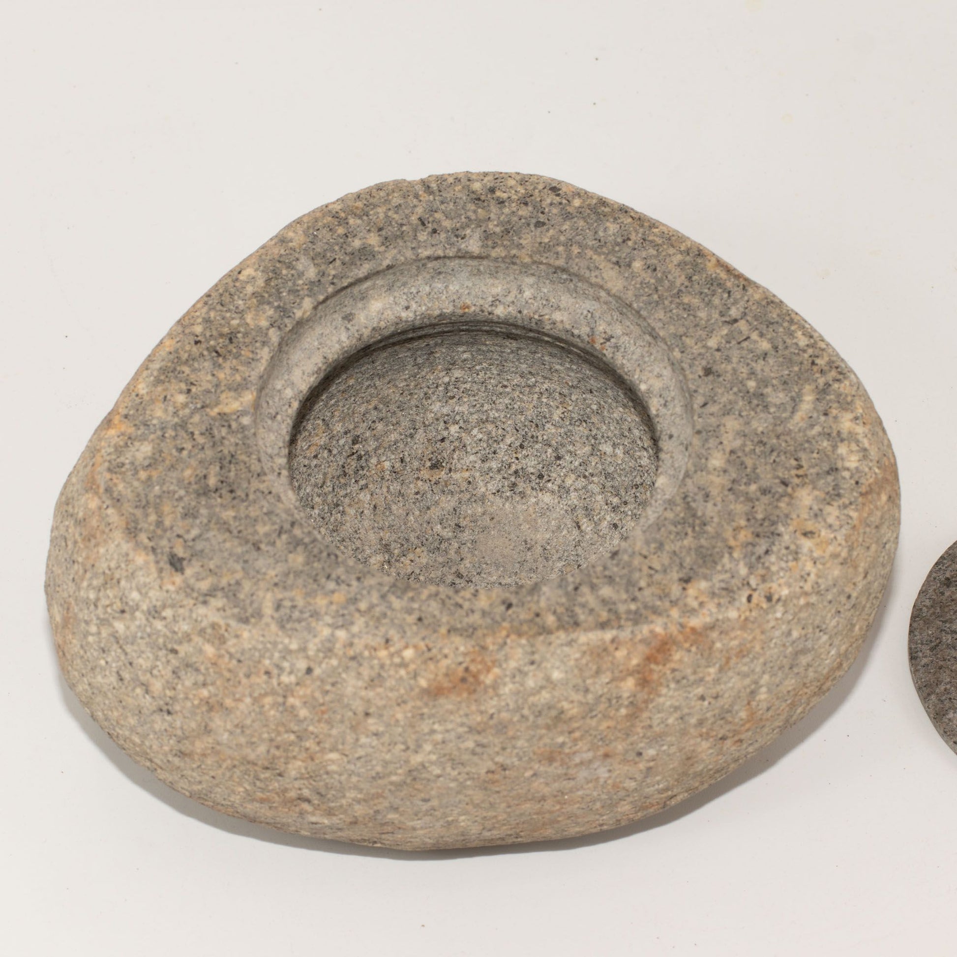 Natural Riverstone Grounding Pot - Large (aprox 15x12cm) – packaging