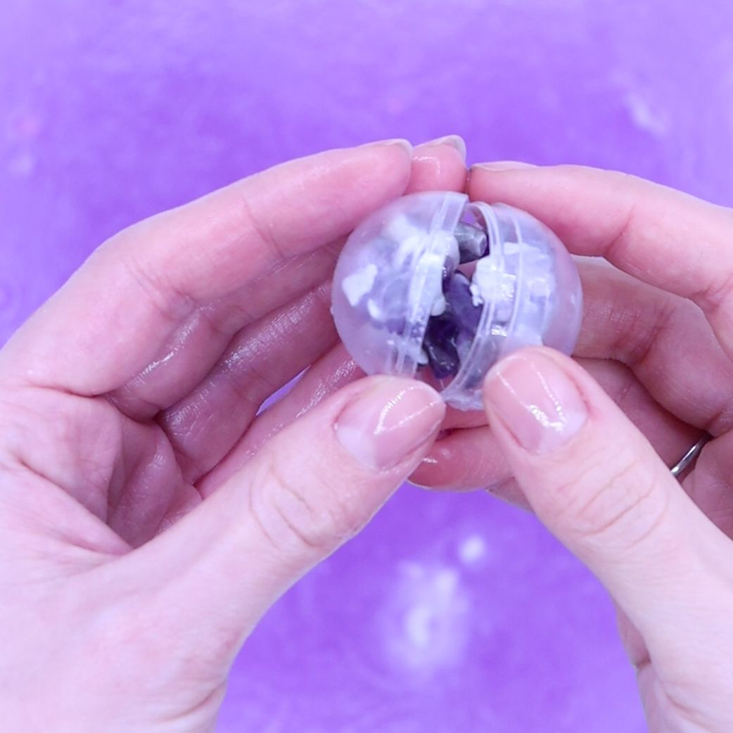 Amethyst Gem Bracelet Bath Bomb – product image 7
