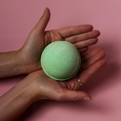 Set of 3 Peppermint & Tea Tree Bath Bombs – product image 5