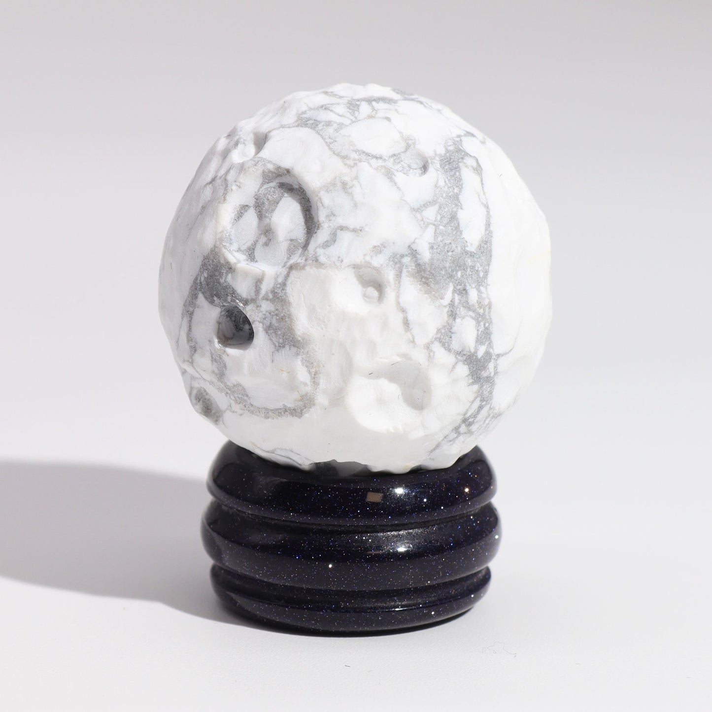White Howlite Planet on a Sola Goldstone Stand (MOON) – detail view