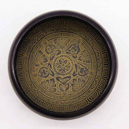Earth Powder Singing Bowl - Mantra Five Buddha - 16cm – lifestyle shot