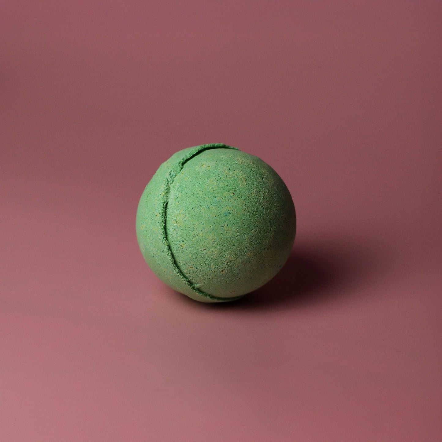 Set of 3 Peppermint & Tea Tree Bath Bombs – detail view