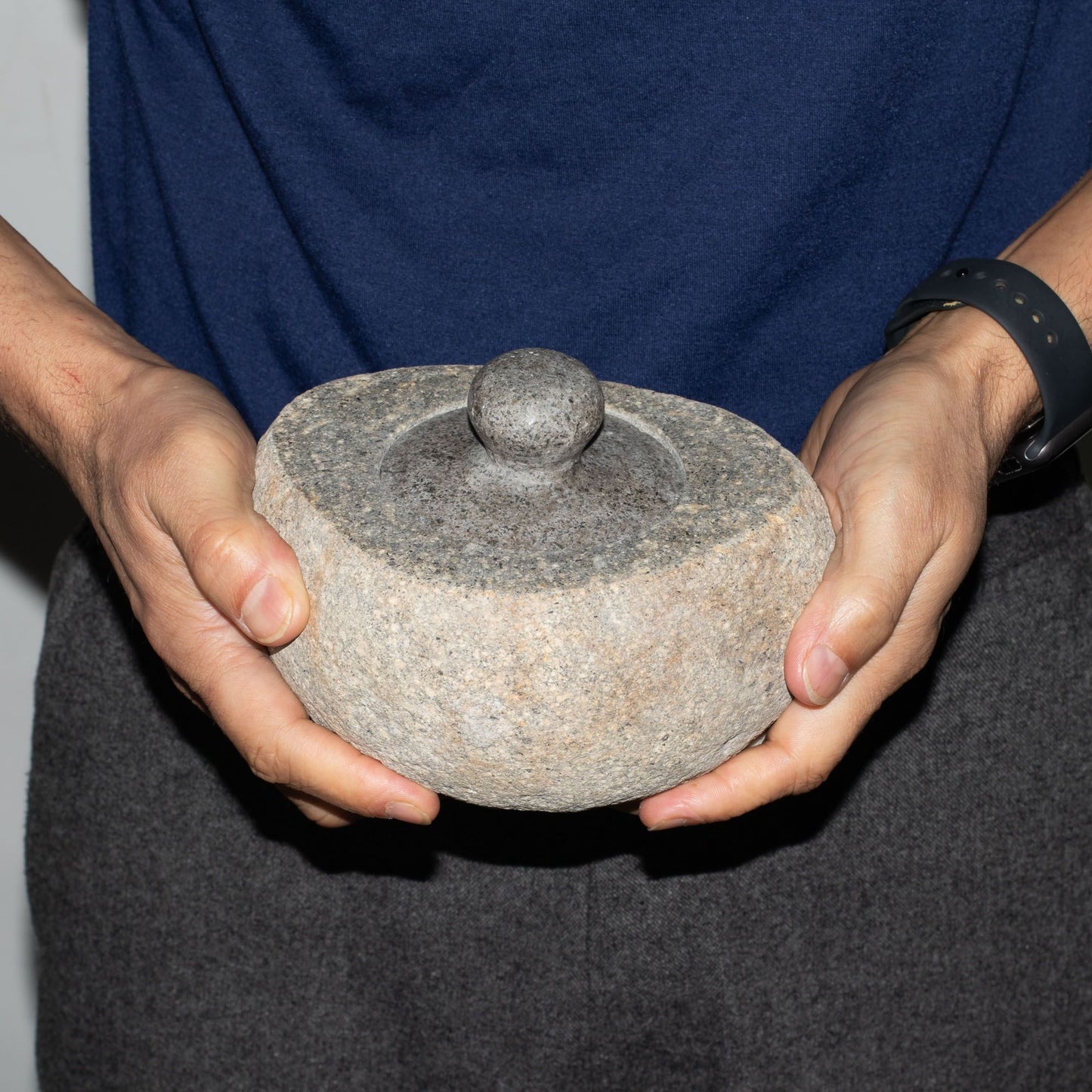 Natural Riverstone Grounding Pot - Large (aprox 15x12cm) – detail view
