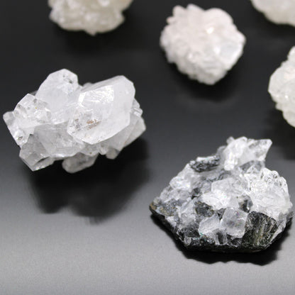 White Apophyllite Clusters 20-30mm – product image 7