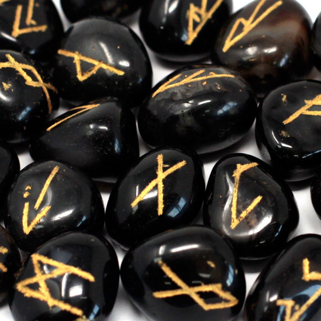 Runes Stone Set in Pouch - Black Onyx – detail view