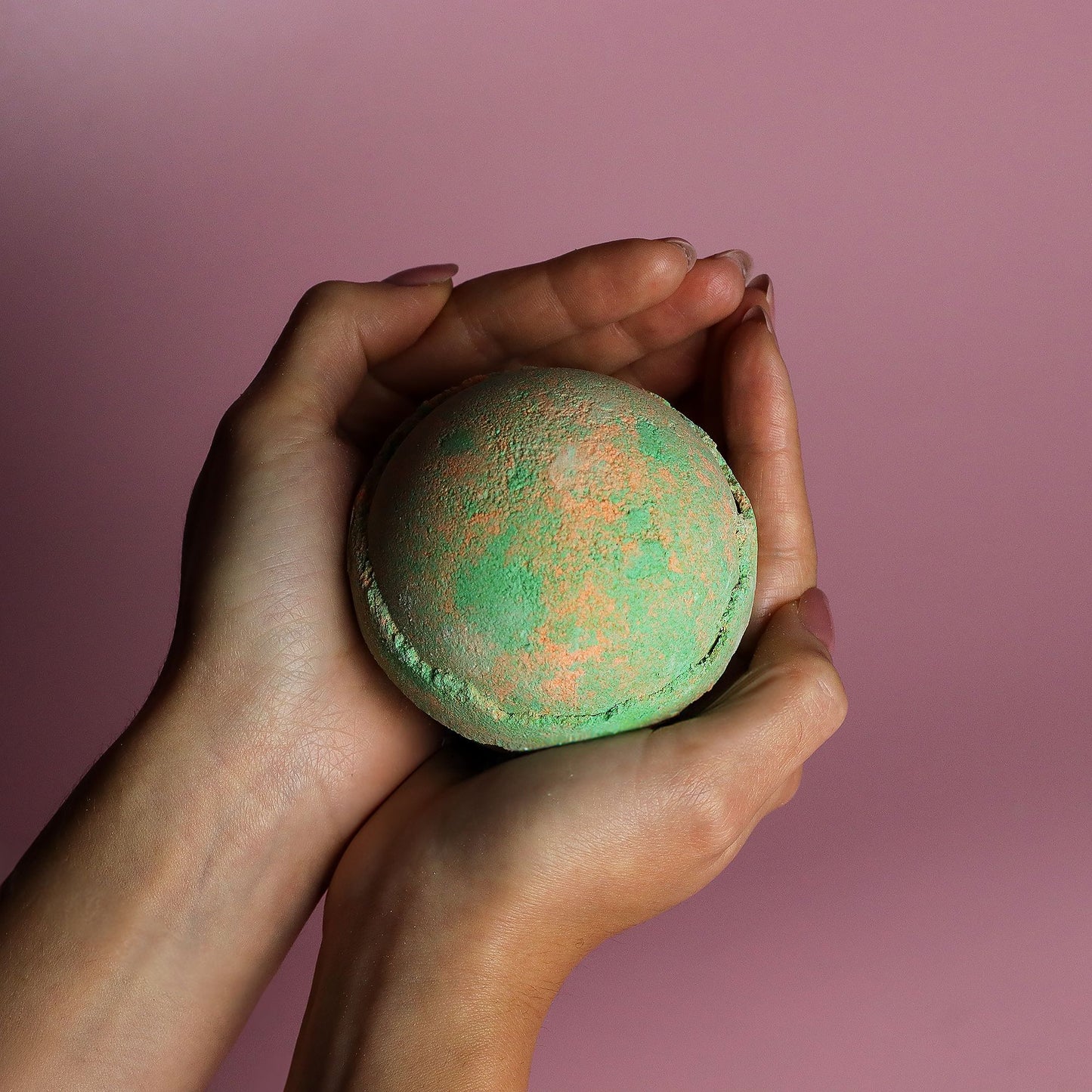 Set of 3 Hawaiian Mango Bath Bombs – detail view