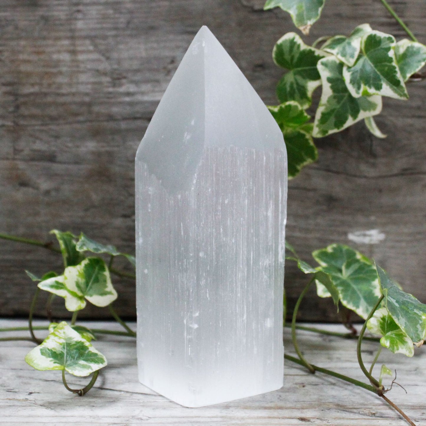 Selenite Pencil Point Tower - 15 cm – detail view
