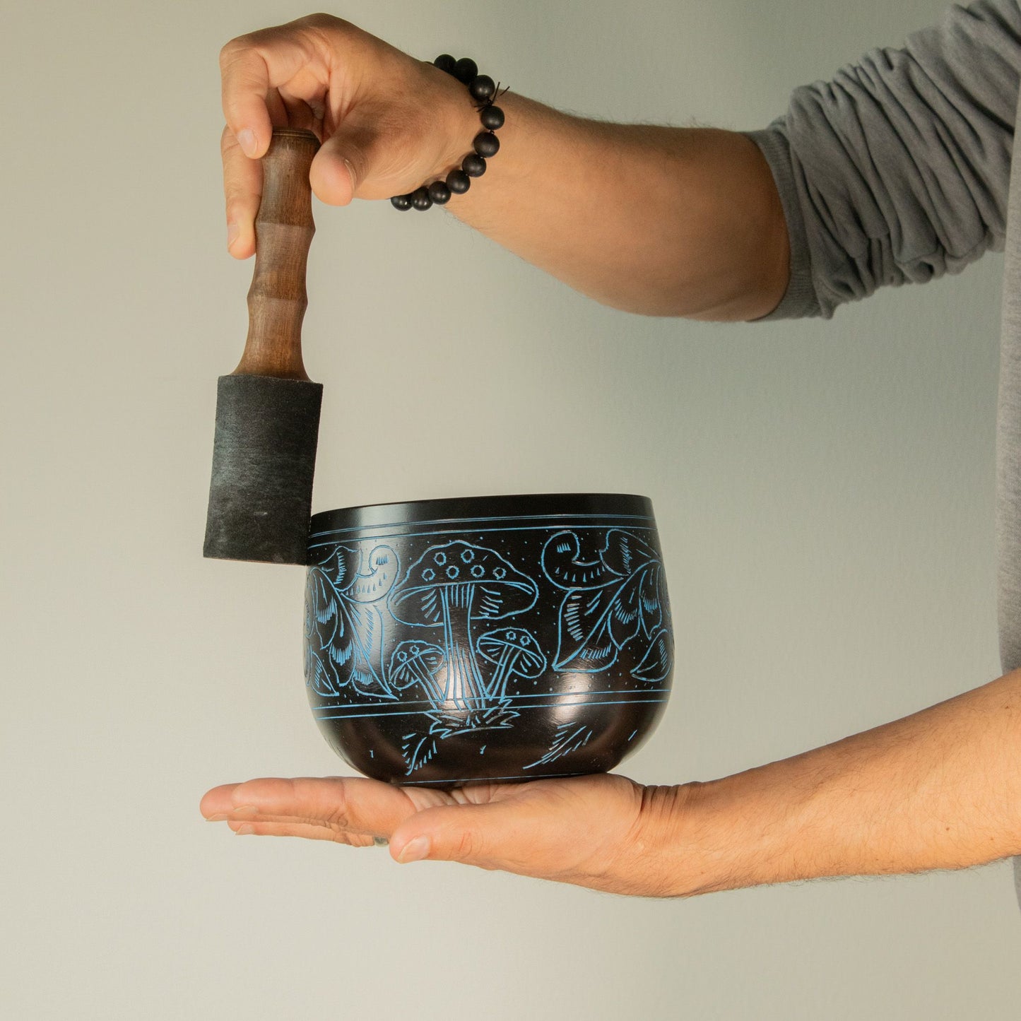 Cauldron Singing Bowl - Magic Mushroom - Blue (15cm) – product image 8