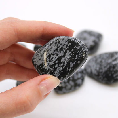 XL Tumble Stones - Obsidian Snowflake – detail view
