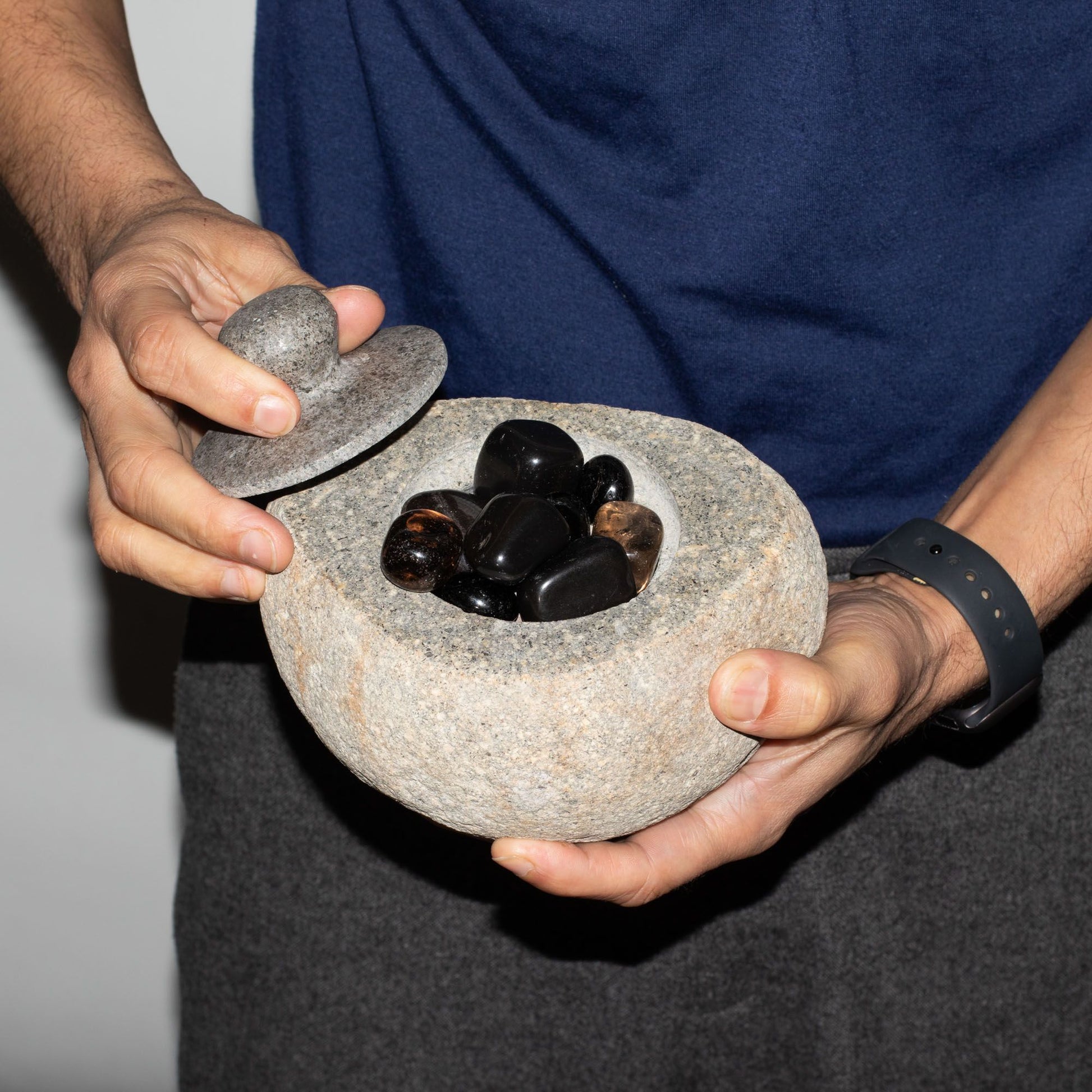 Natural Riverstone Grounding Pot - Large (aprox 15x12cm) – lifestyle shot