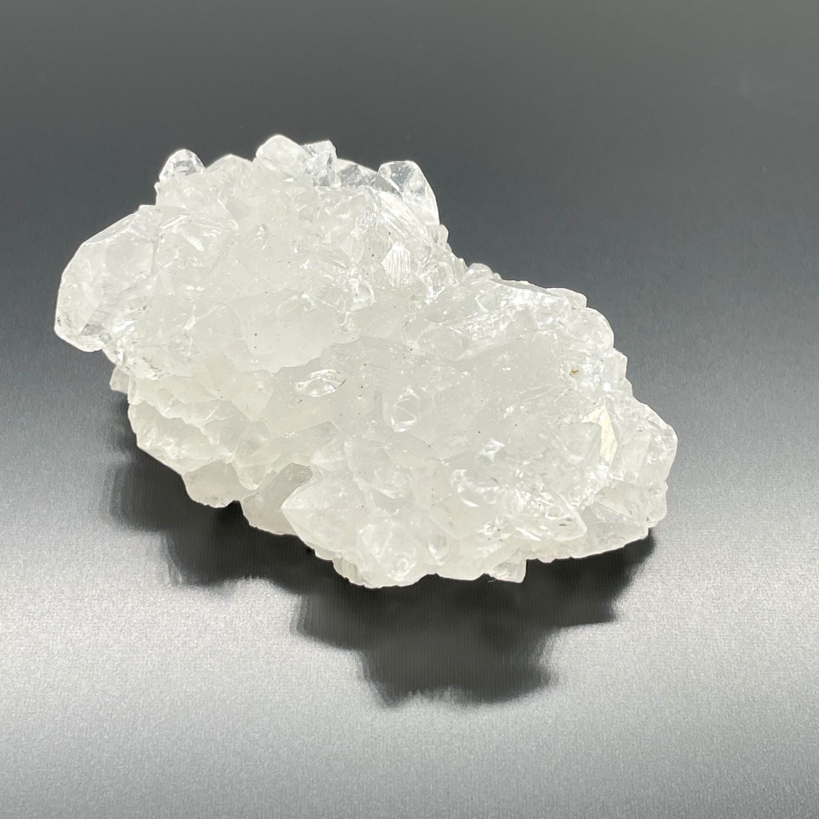 White Apophyllite Clusters 20-30mm – product image 8