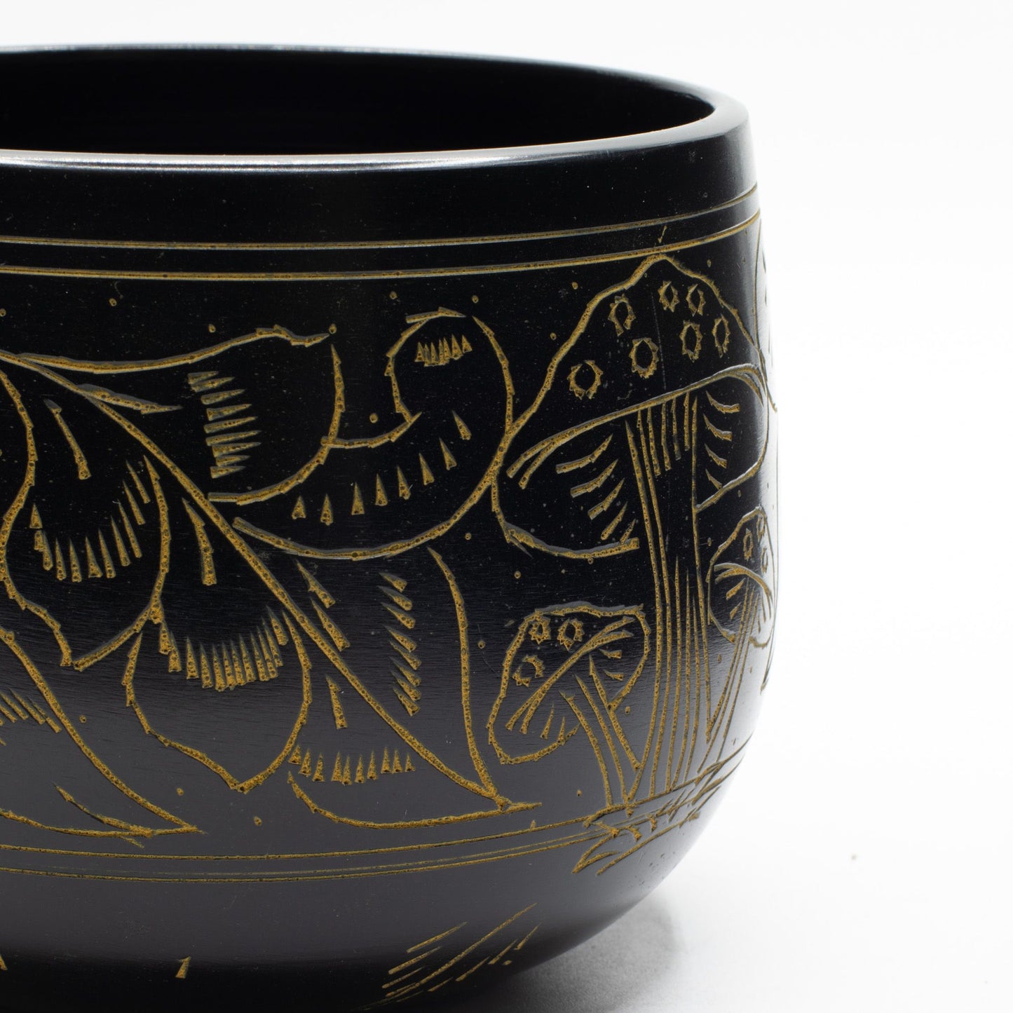 Cauldron Singing Bowl - Magic Mushroom - Yellow (15cm) – lifestyle shot