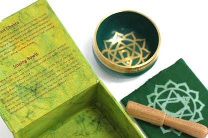 Chakra Singing Bowl - Heart – detail view