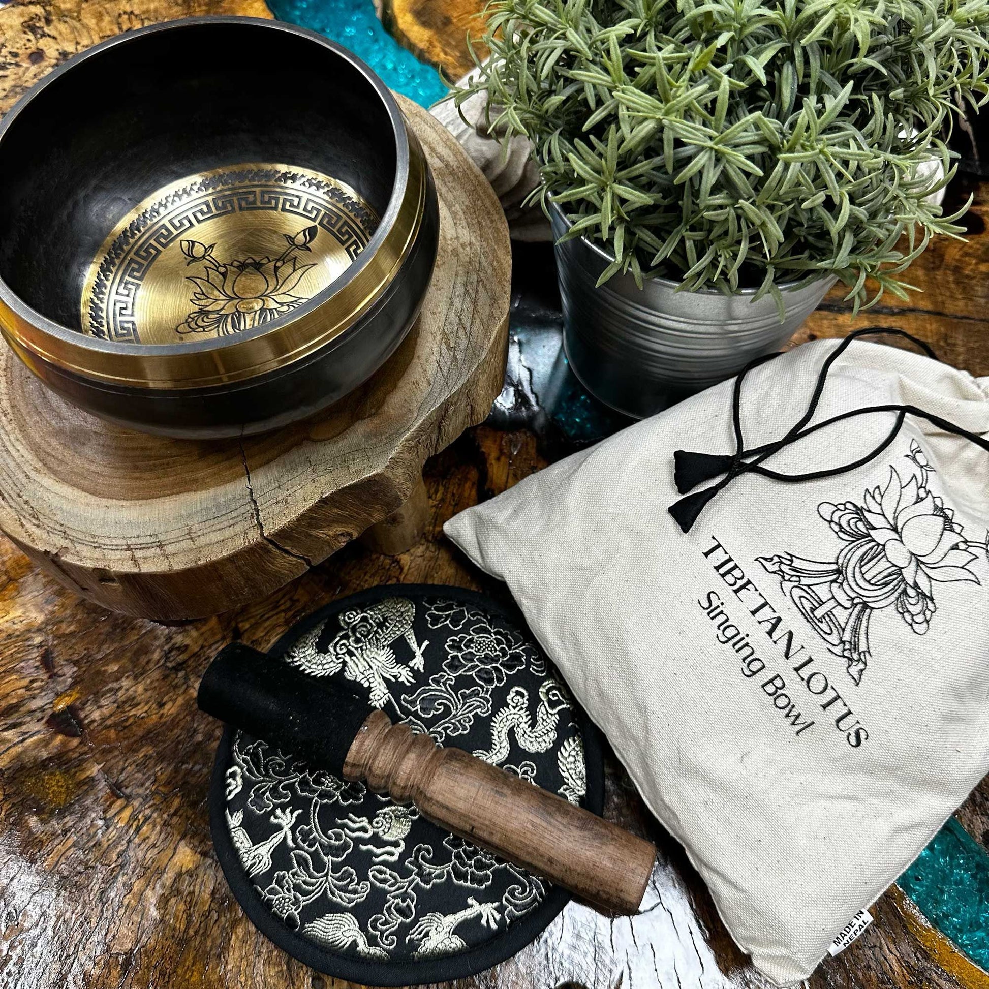 Hand Beaten & Engraved Singing Bowl Gift Set - 14cm - Lotus Flower – detail view