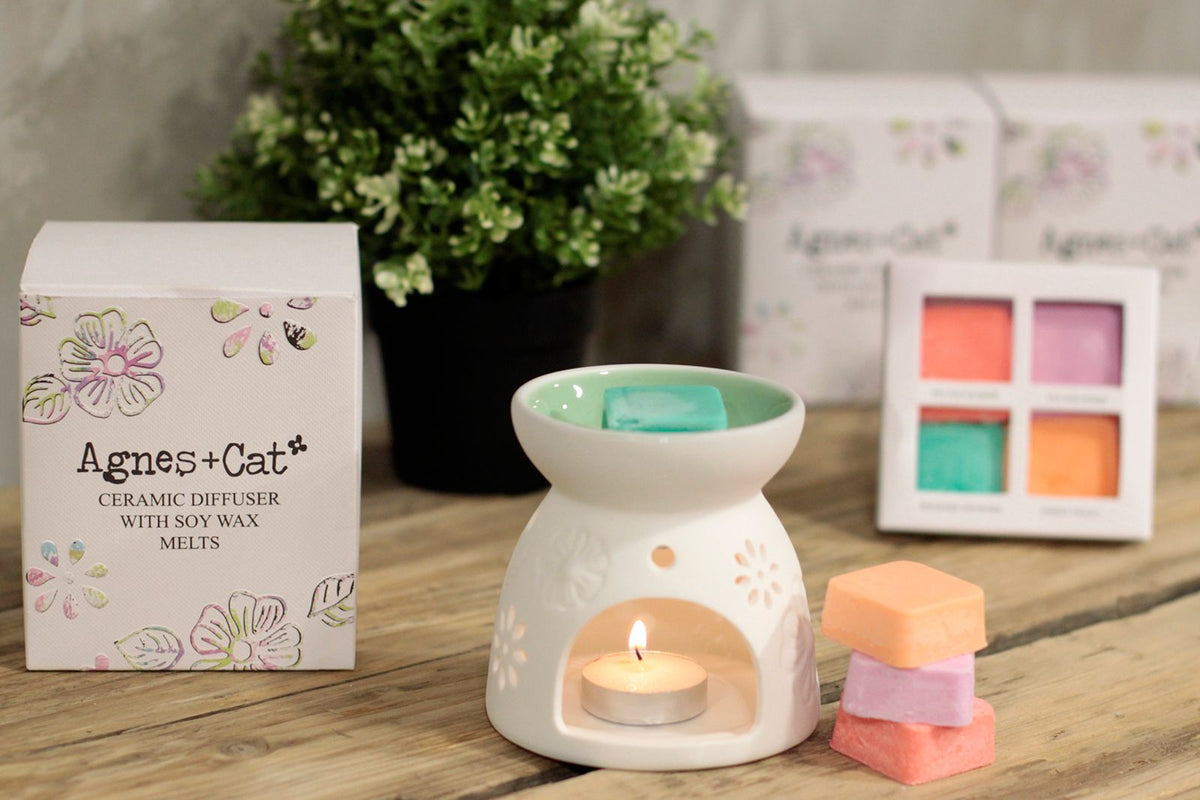 Ceramic Floral Wax Melt Burner with 4 Soy Wax Melts - Agnes + Cat
