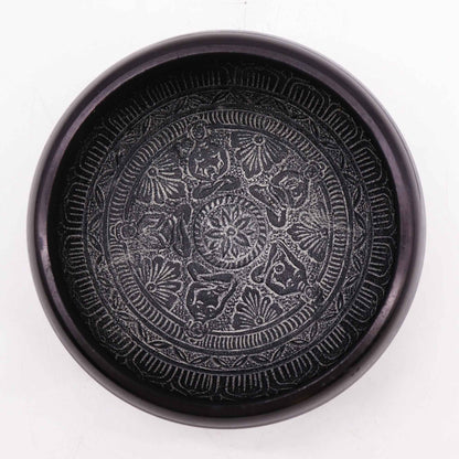Earth Powder Singing Bowl - Om Five Buddha - 16cm – lifestyle shot