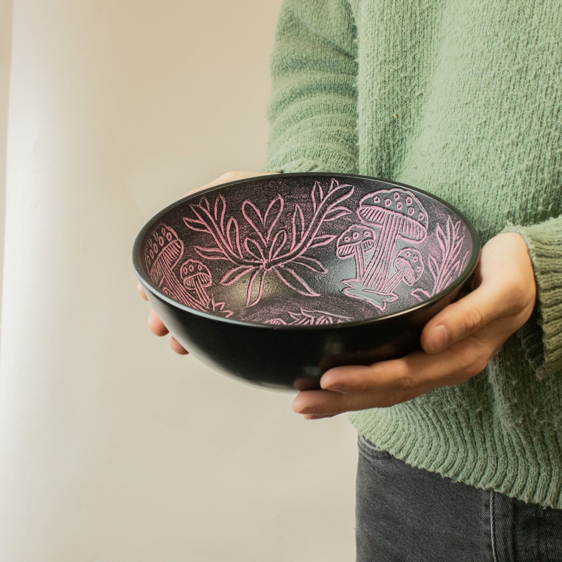 Aluminum Singing Bowl - Magic Mushroom - Pink (20cm) – packaging