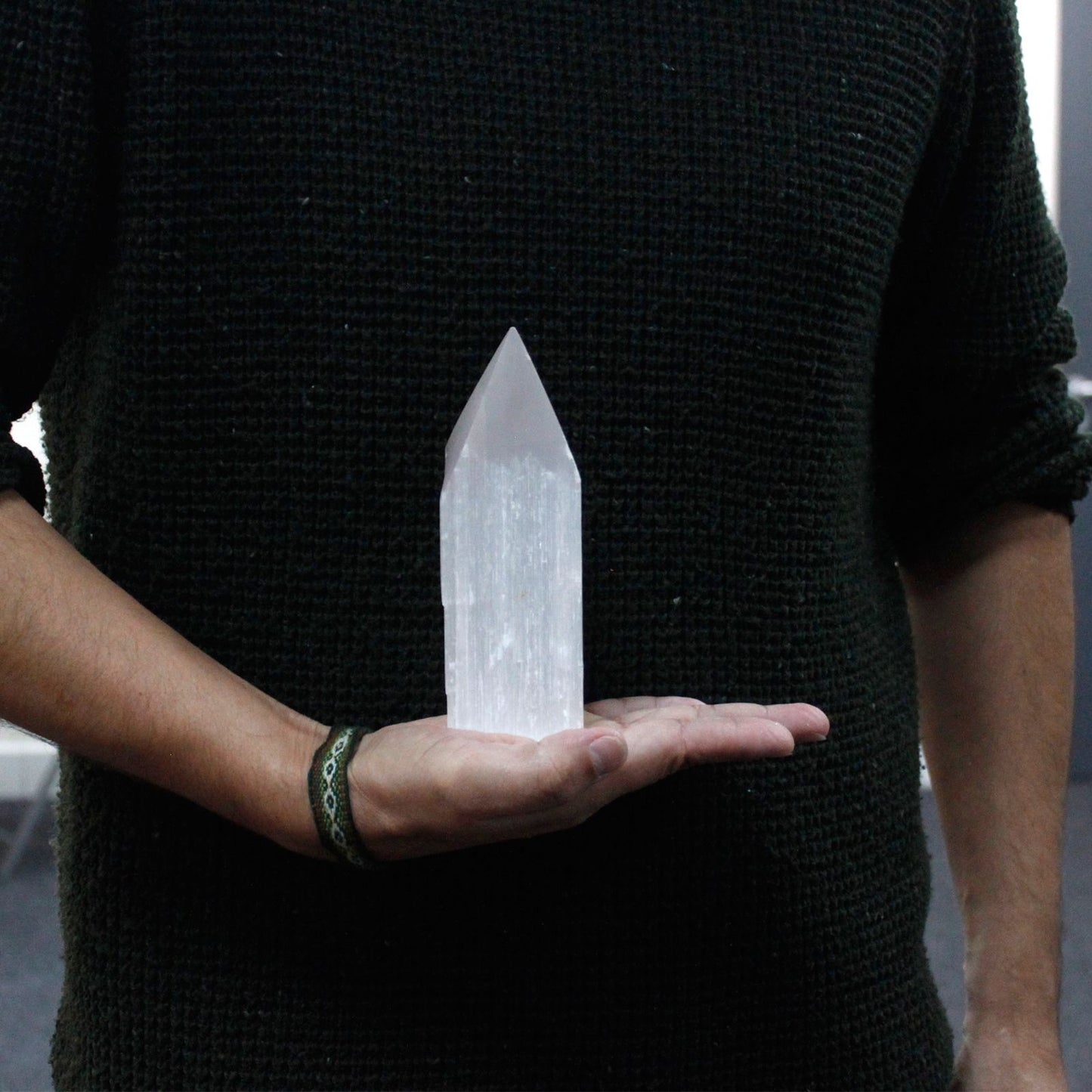 Selenite Pencil Point Tower - 15 cm – product image 5