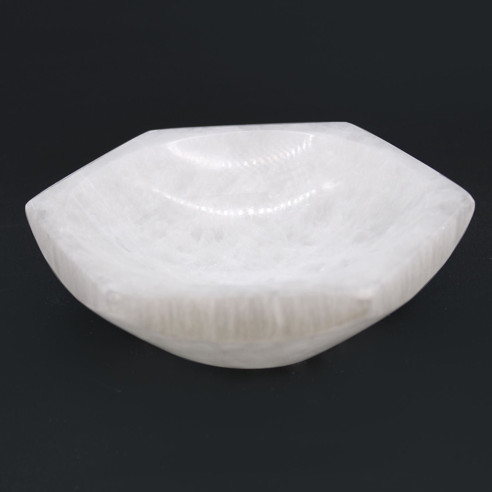 Selenite Hex Bowl - 15cm – detail view
