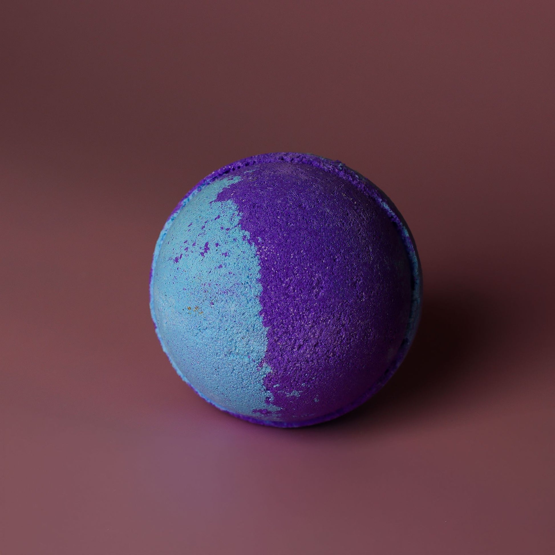 Jumbo Bath Bomb - Amethyst Creed – detail view