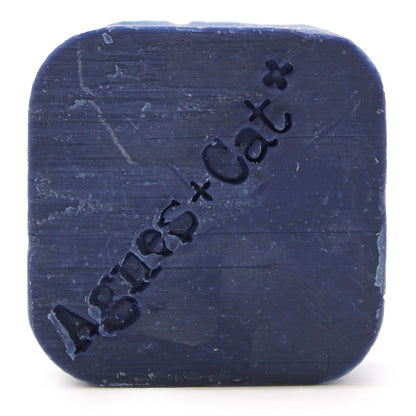 Agnes + Cat Provance Solid Shampoo – lifestyle shot