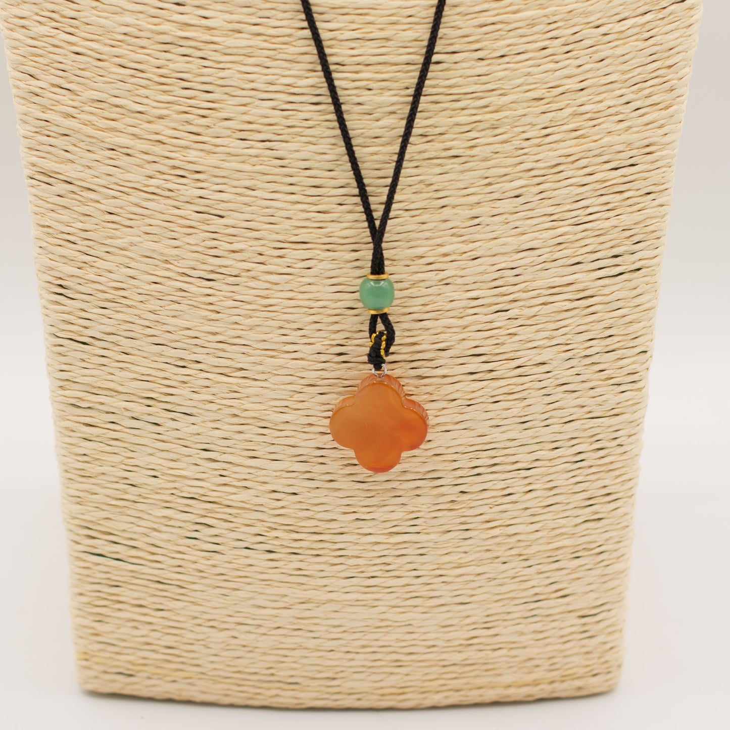 Cord Necklace Gemstone Pendant - Red Jade Clover – detail view