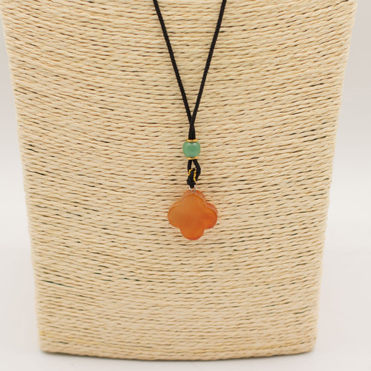 Cord Necklace Gemstone Pendant - Red Jade Clover – detail view