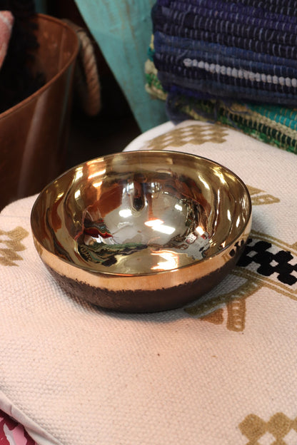 Chaken Singing Bowl, Handmade, Golden Finish, Large, 17cm, approx 800g