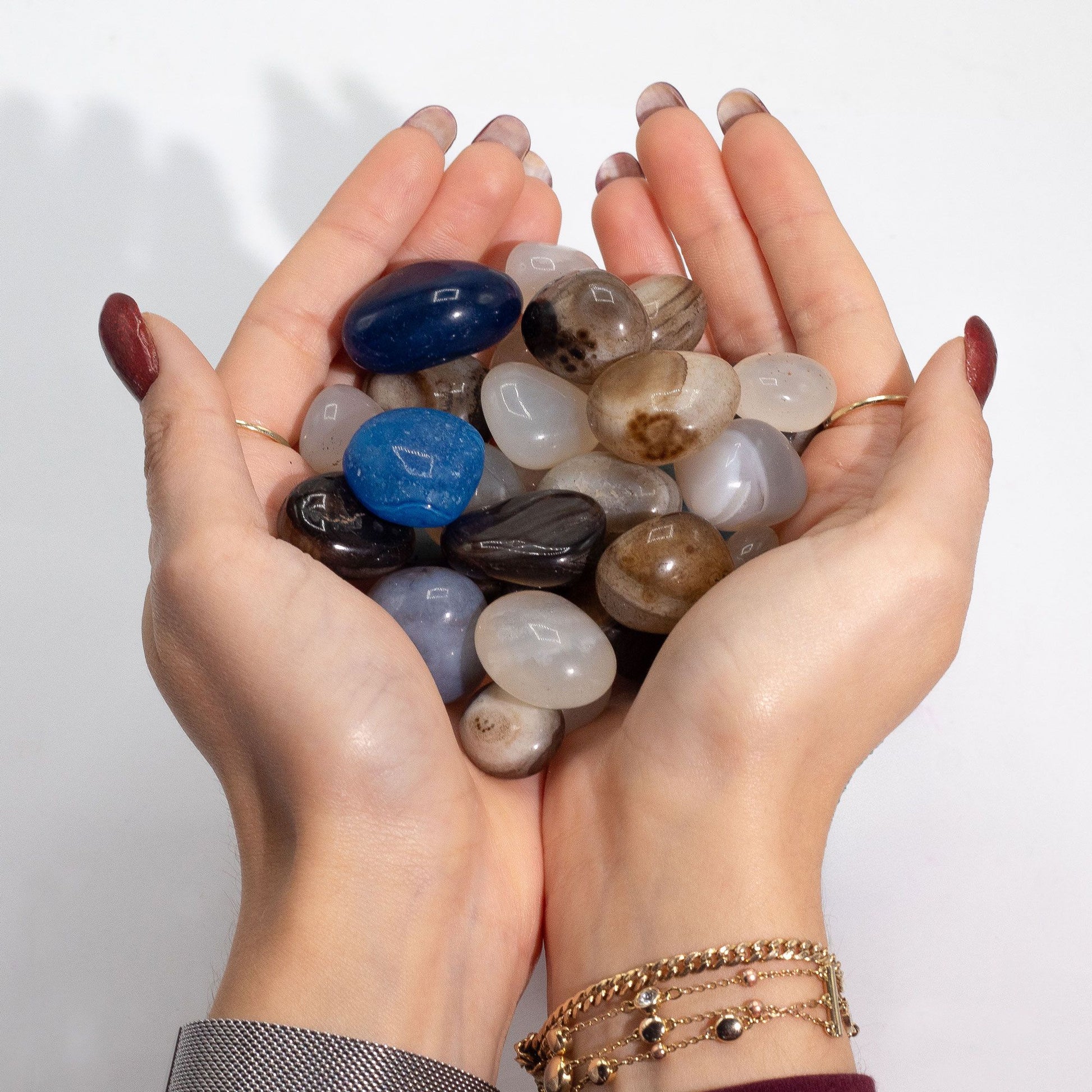 Bulk Mixed Agate - 1kg (aprox. 70 stones) – detail view