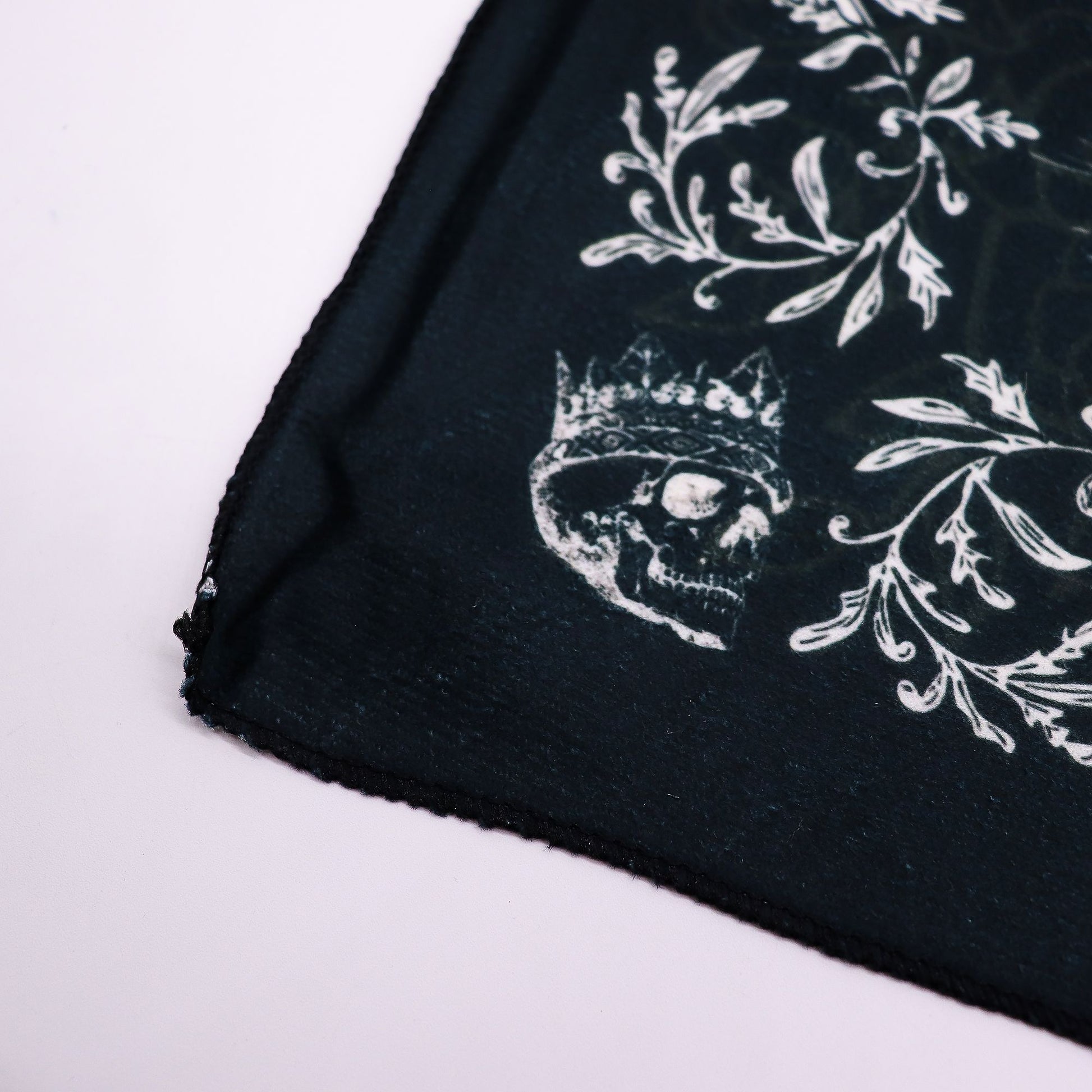 Ancient Witch - Tarot Reading Cloth (75 × 75 cm) – product image 9