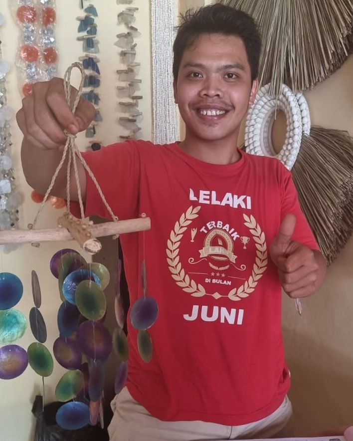 Pearl Effect Driftwood Chime