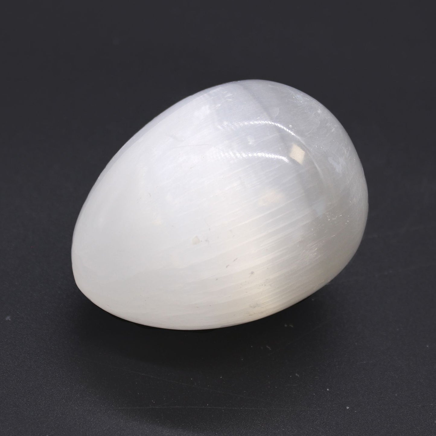 Selenite Egg - 5 - 6 cm – detail view