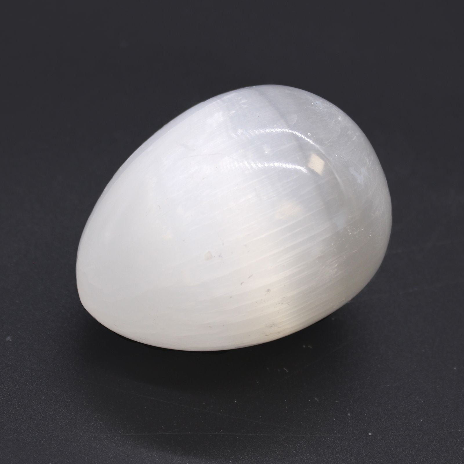 Selenite Egg - 5 - 6 cm – detail view