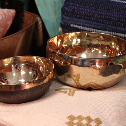 Shining Bell-Metal Singing Bowl, Handmade, Large, 17cm, approx 850g