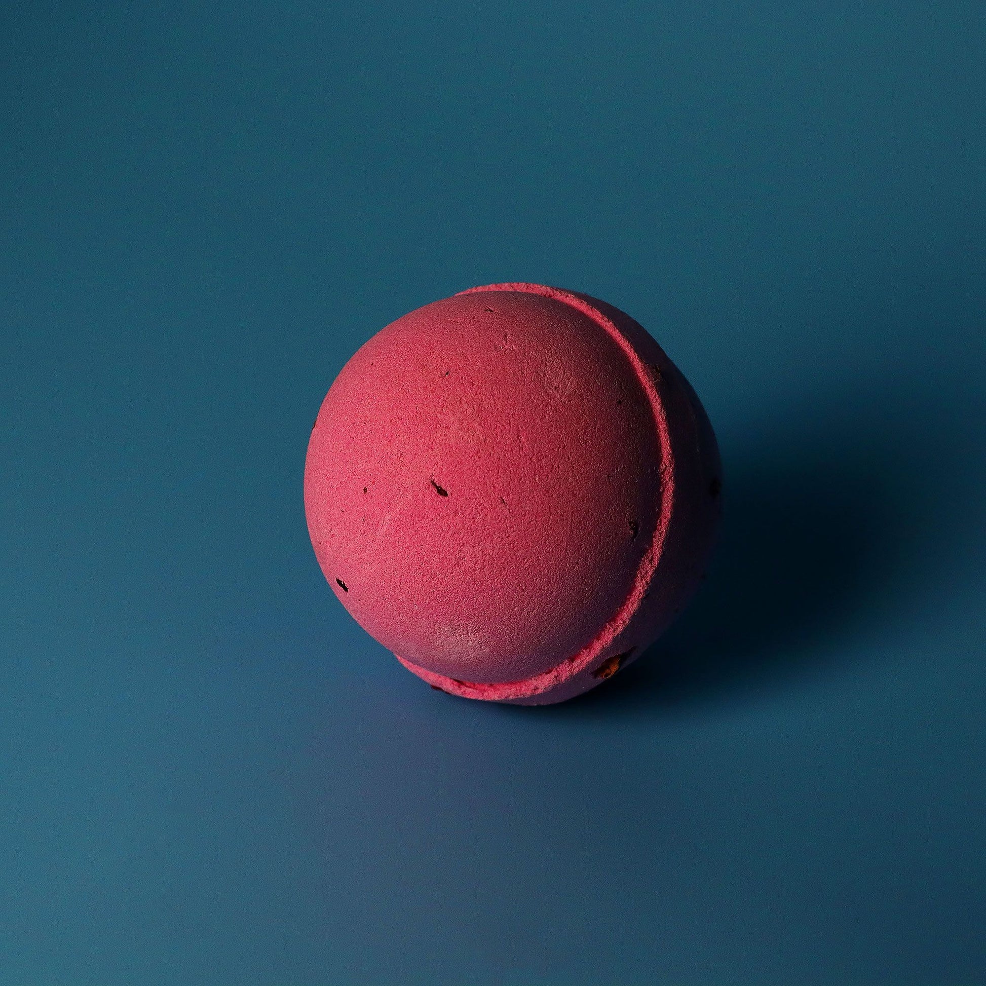 Set of 3 Rose & Petals Bath Bombs – detail view