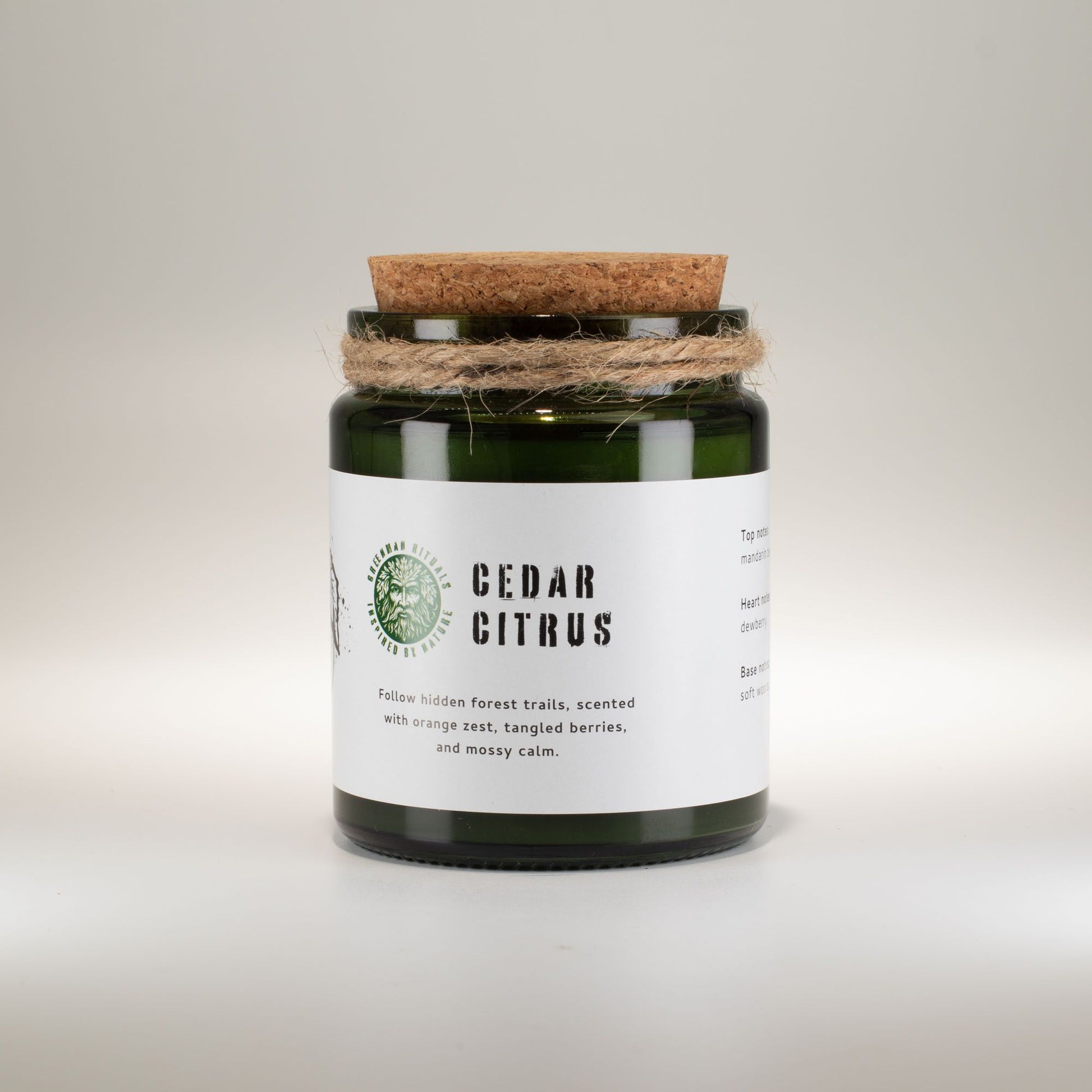 Greenman Woodwick Soy Candle - Cedar Citrus – detail view