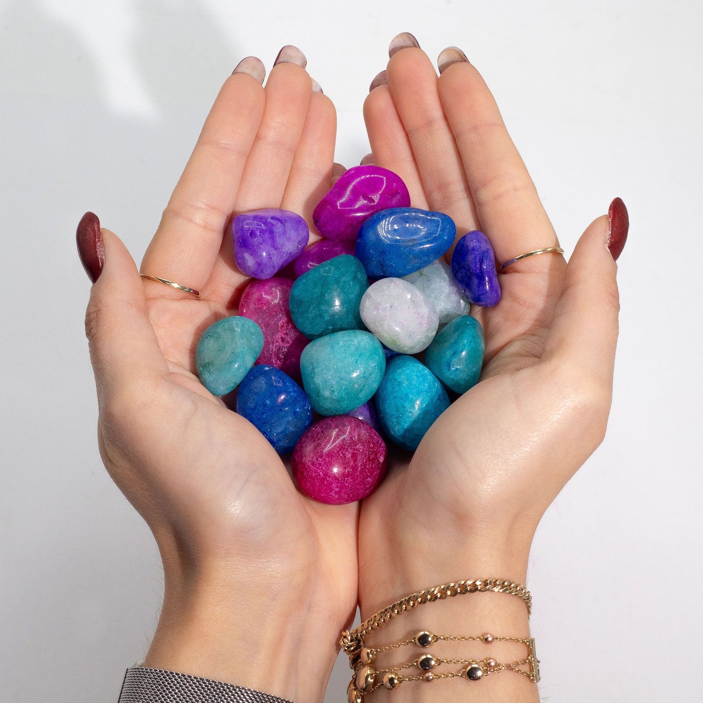 Bulk Treated Mixed Crackle Quatz- 1kg (aprox. 70 stones) – detail view