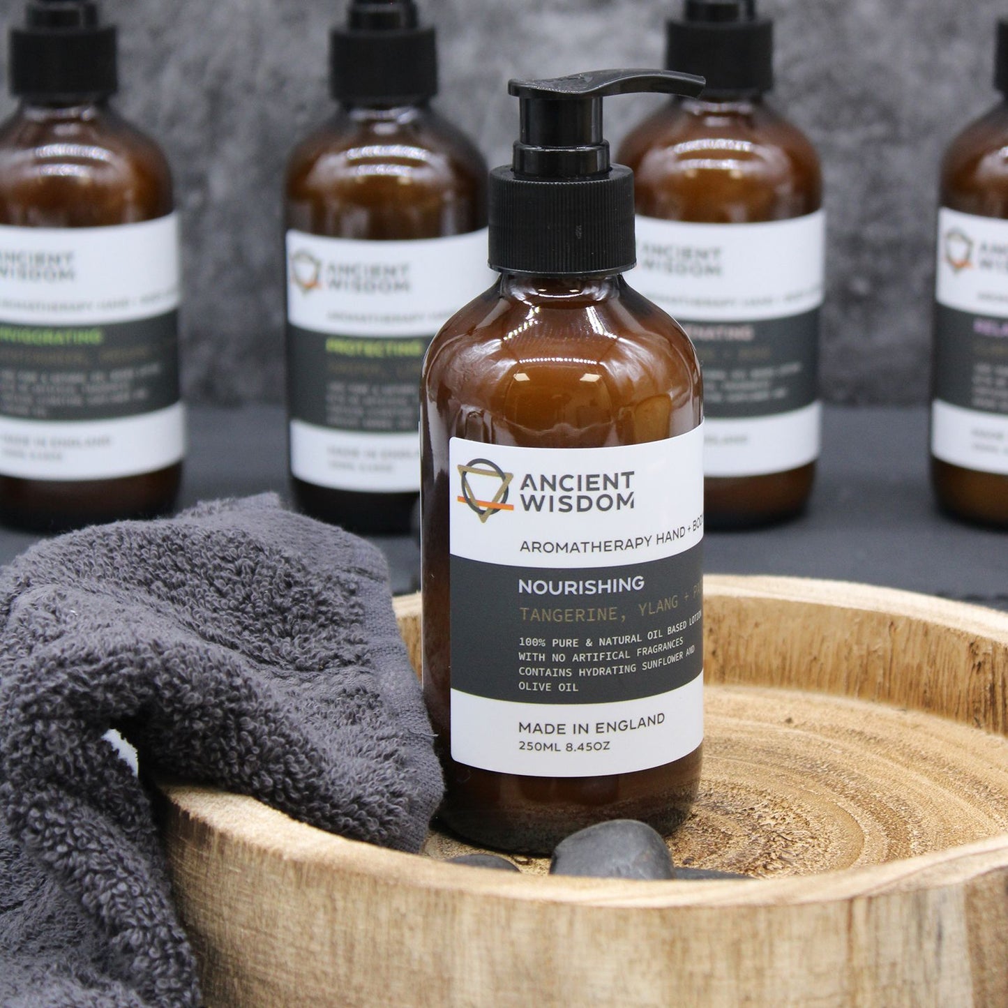 Tangerine, Ylang & Patchouli Hand & Body Lotion 250ml – product image 5