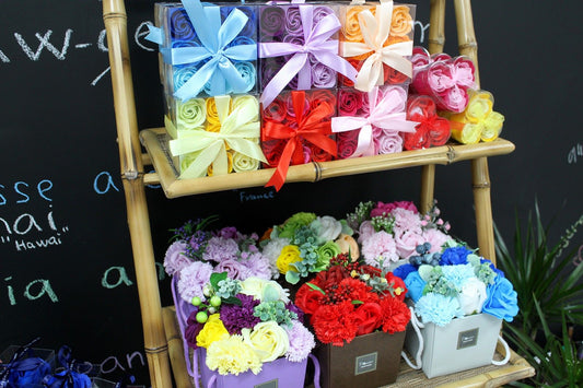 Set of 9 Soap Flowers - Red Roses – detail view
