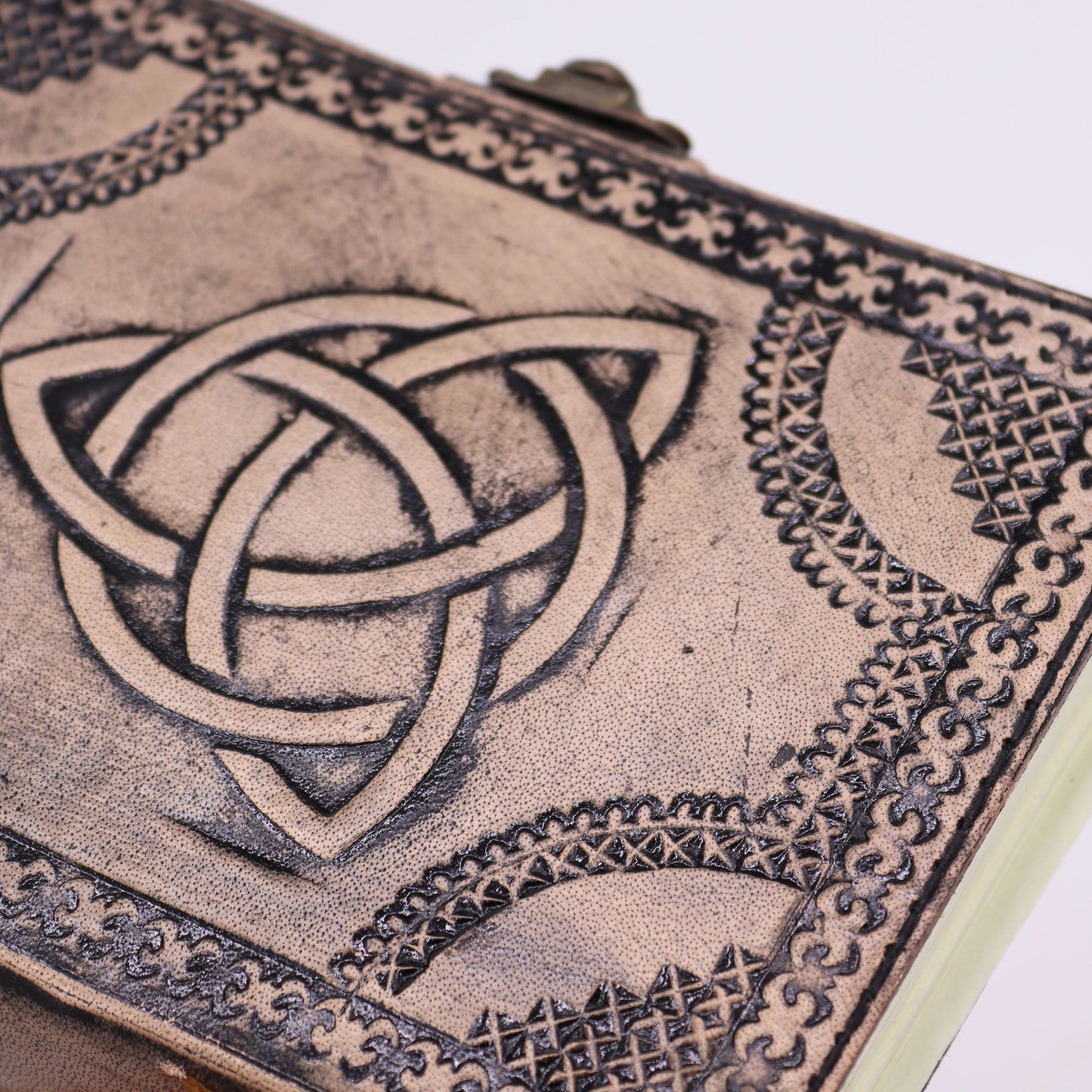 Circle Triquetra Esoteric Notebook – Antique Grey – detail view