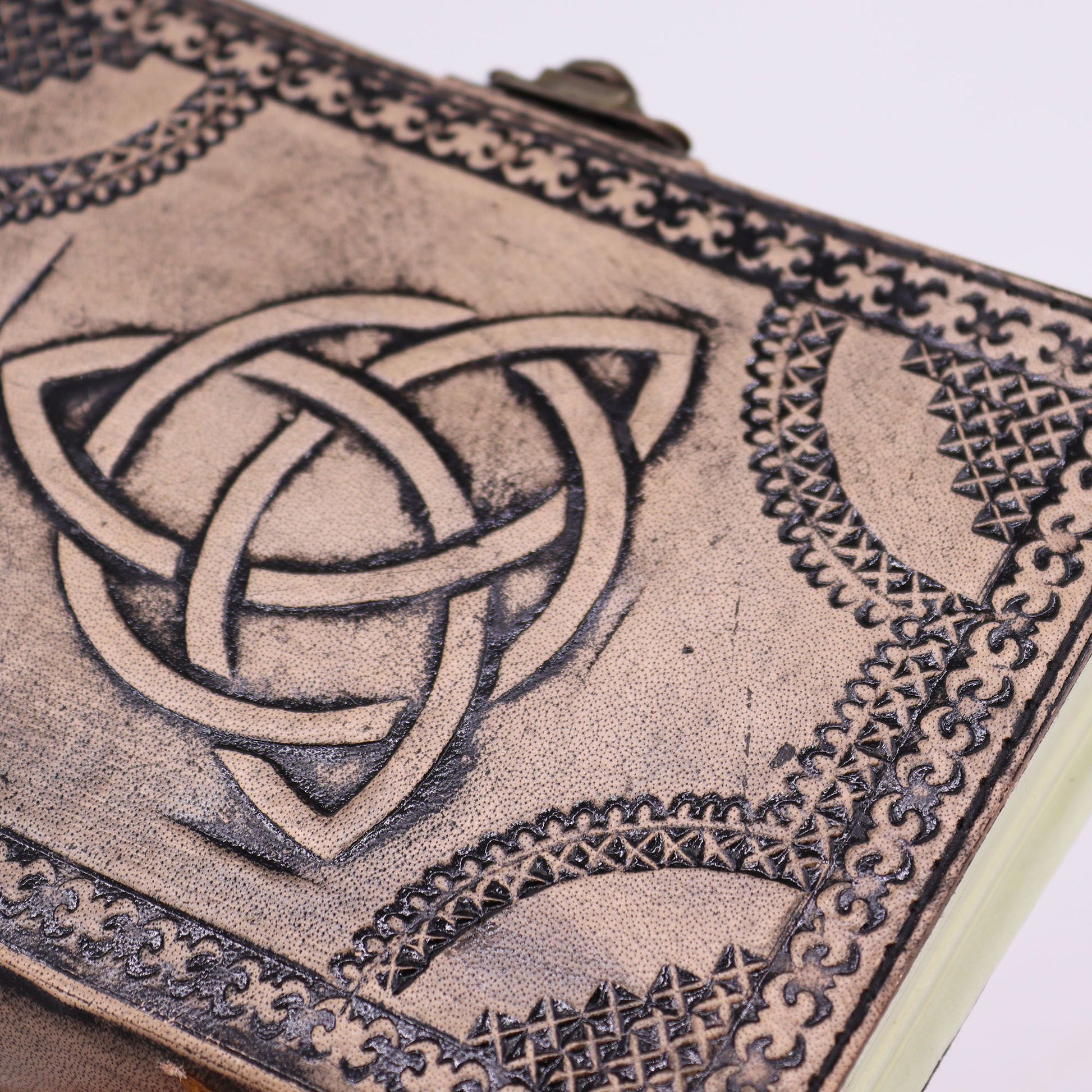 Circle Triquetra Esoteric Notebook – Antique Grey – detail view