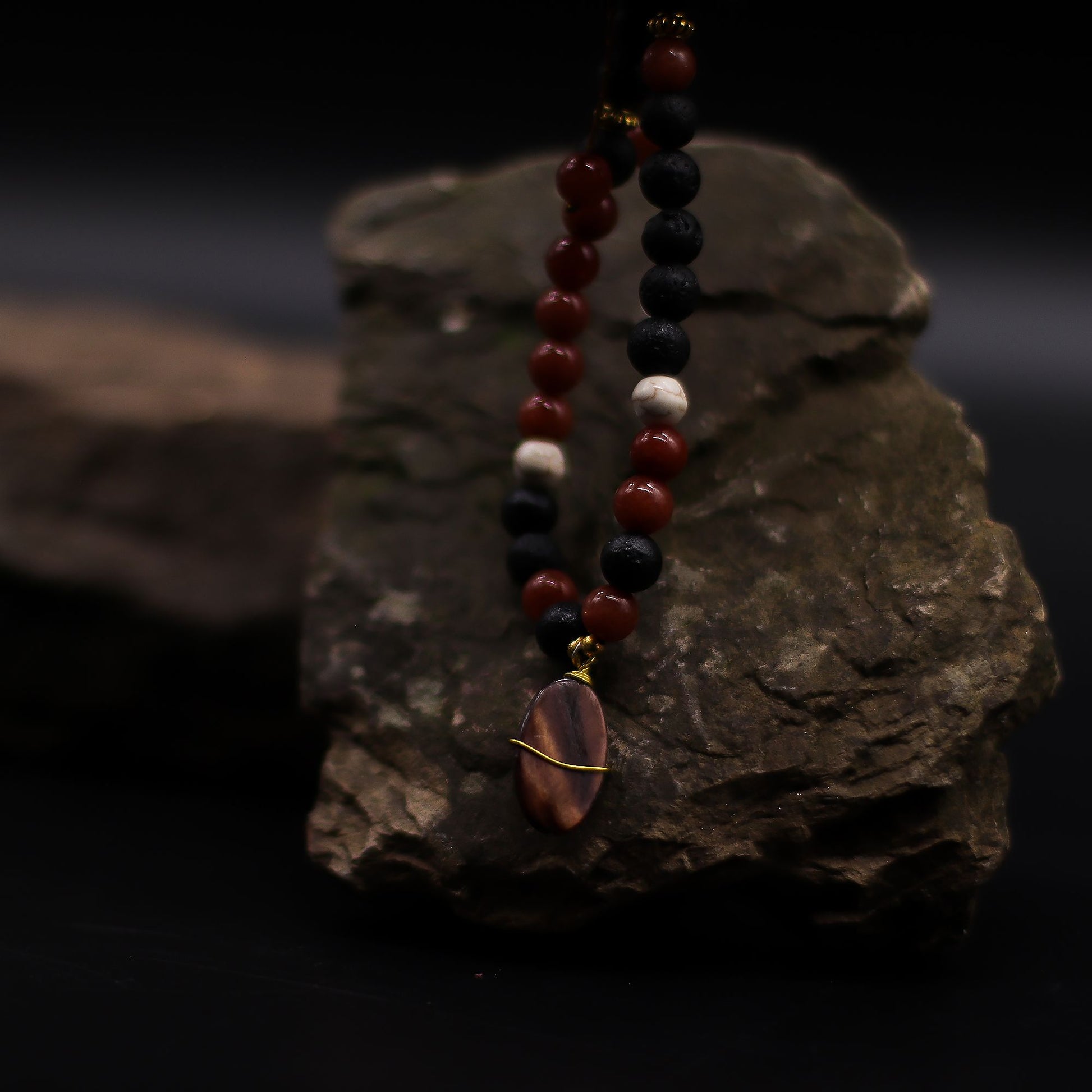 Essence of the Volcano Necklace - Protection – packaging