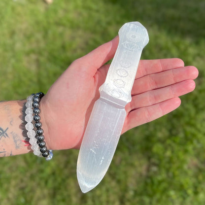 Selenite Ritual Knife - Chakra – lifestyle shot