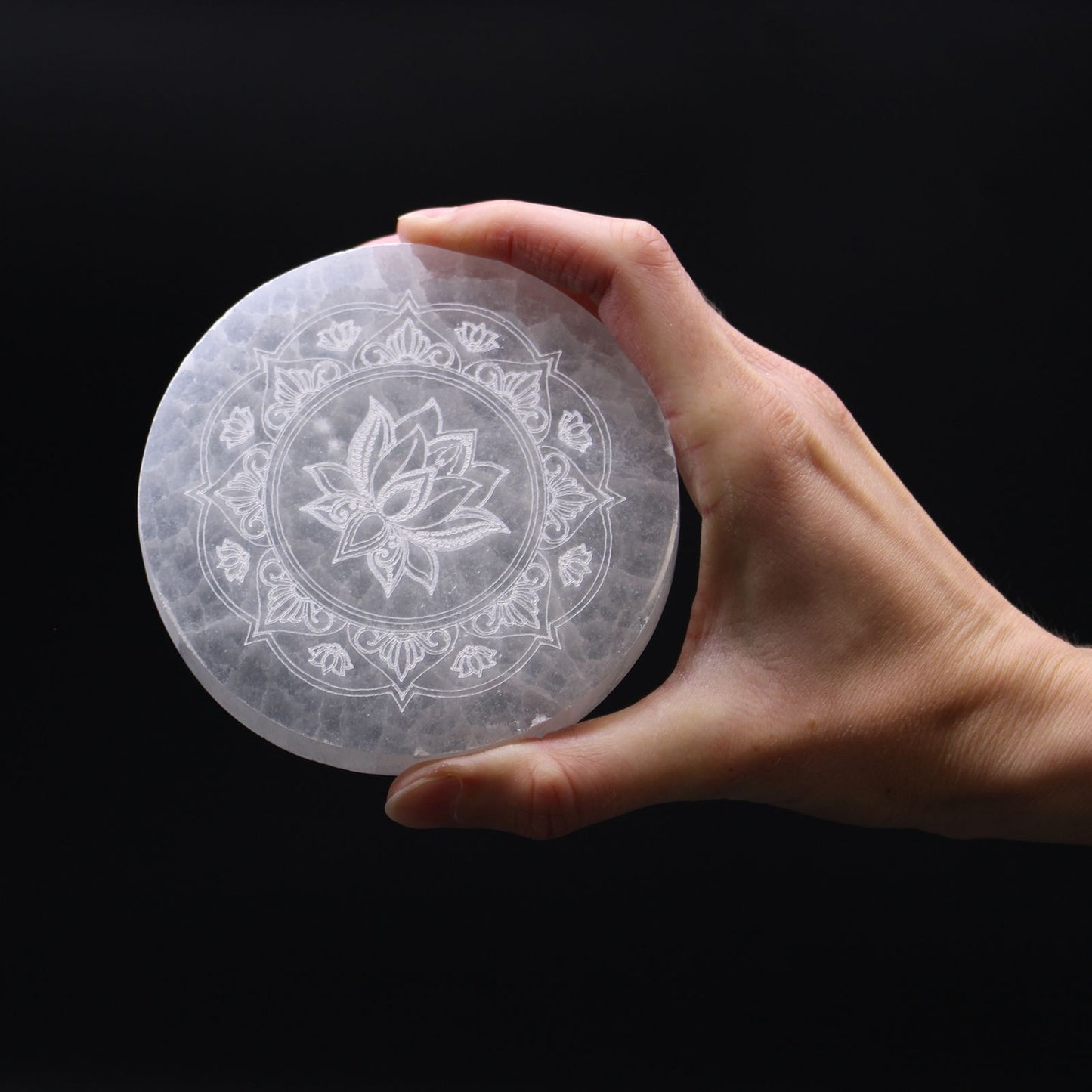 Medium Charging Plate 10cm -  Lotus Mandala – detail view