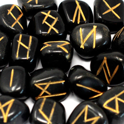 Runes Stone Set in Pouch - Black Agate – detail view